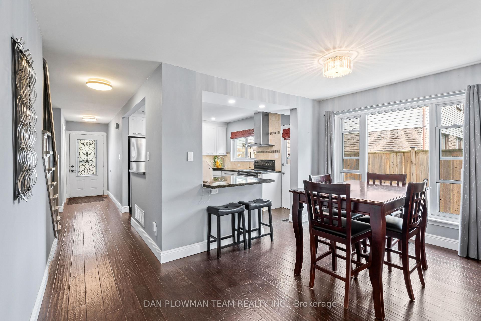 Photo 6 of 1264 Venus Crescent, Oshawa, Lakeview — HOMEH