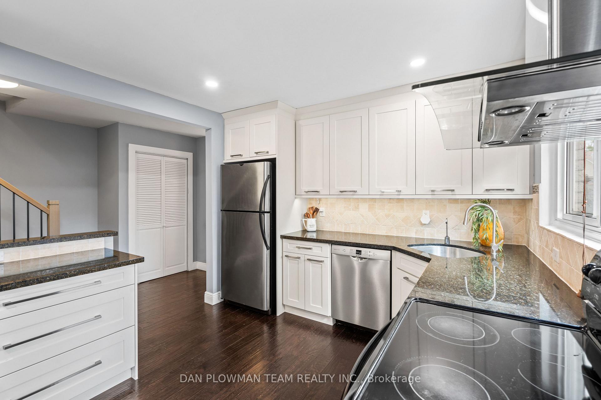 Photo 10 of 1264 Venus Crescent, Oshawa, Lakeview — HOMEH