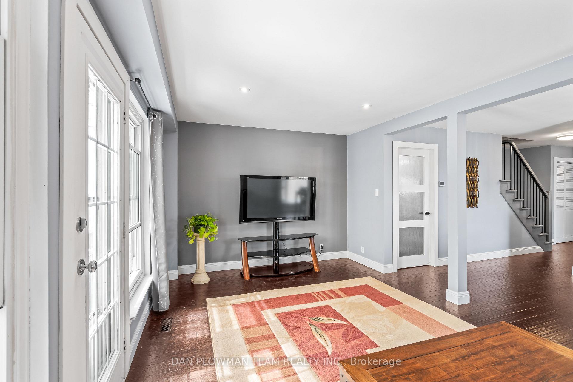 Photo 17 of 1264 Venus Crescent, Oshawa, Lakeview — HOMEH