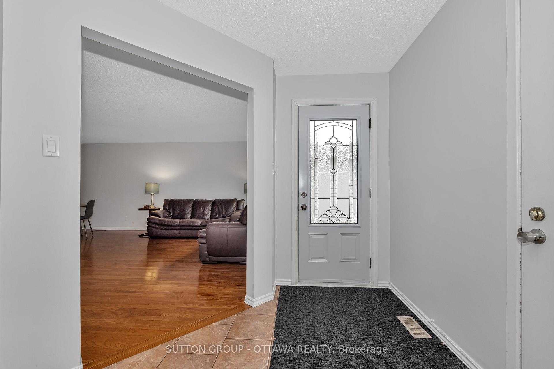Photo 5 of 6586 Des Merles Lane, Ottawa, Orleans/Sunridge — HOMEH