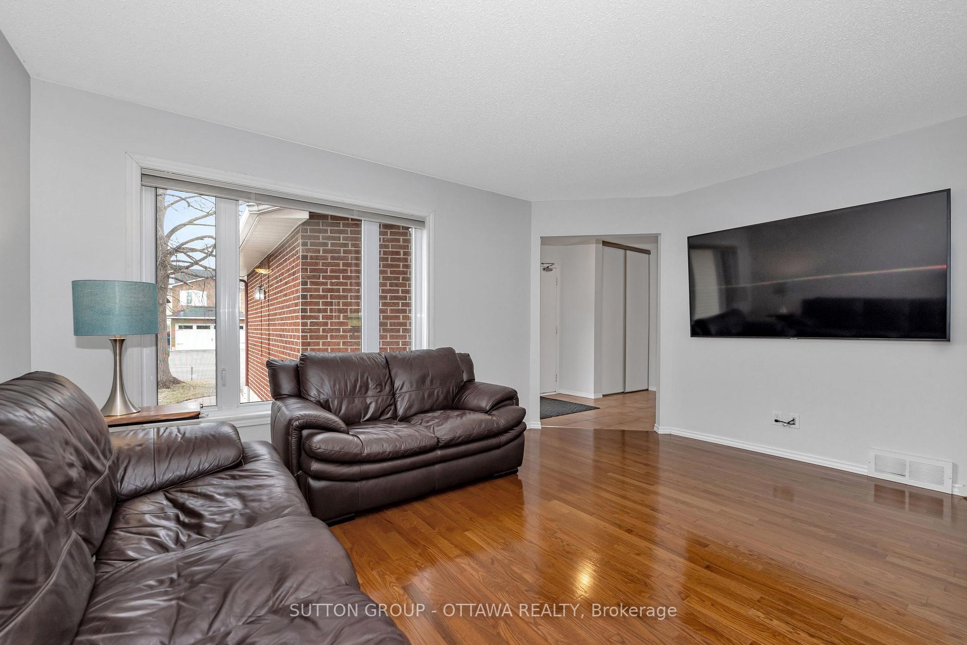 Photo 7 of 6586 Des Merles Lane, Ottawa, Orleans/Sunridge — HOMEH