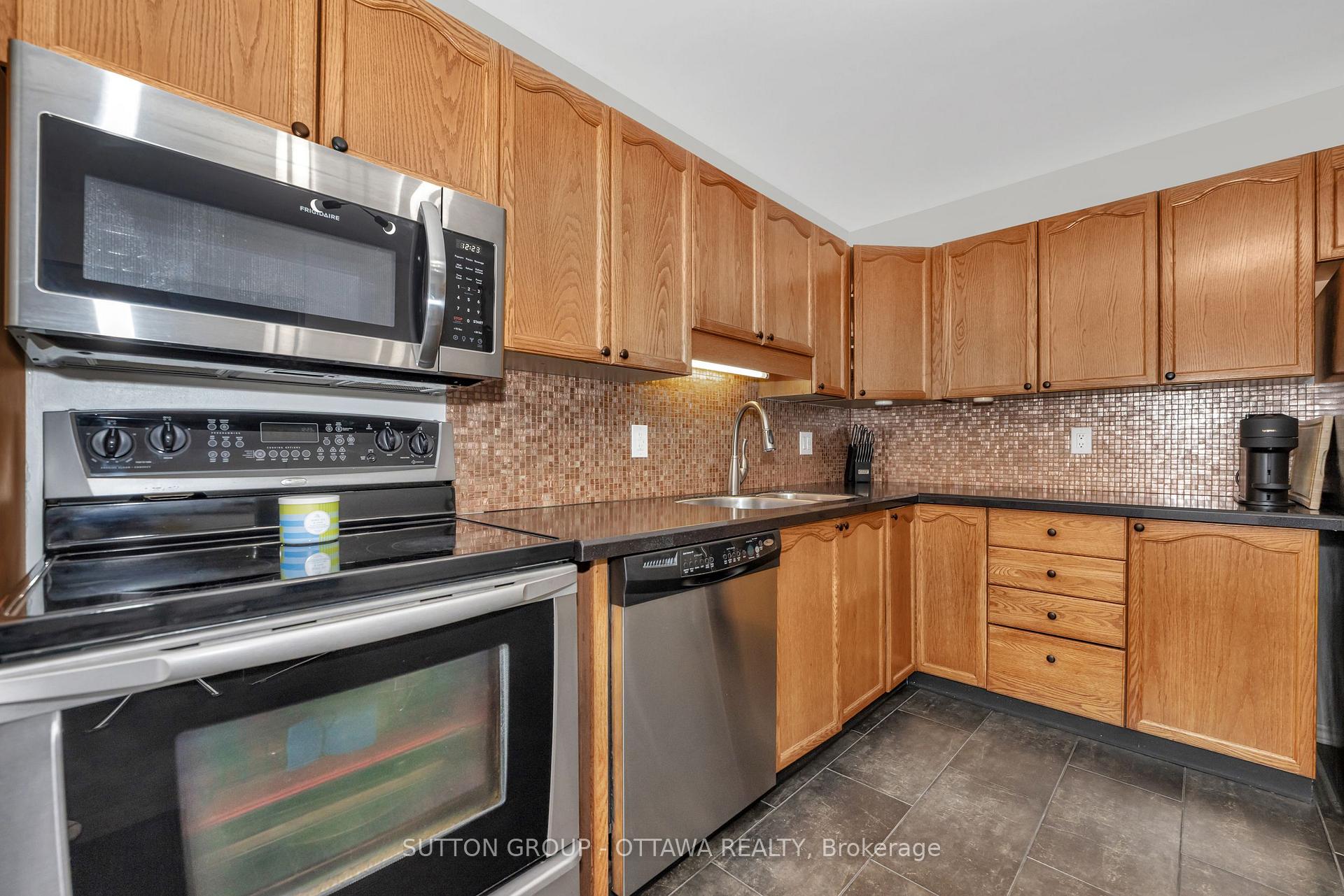 Photo 14 of 6586 Des Merles Lane, Ottawa, Orleans/Sunridge — HOMEH