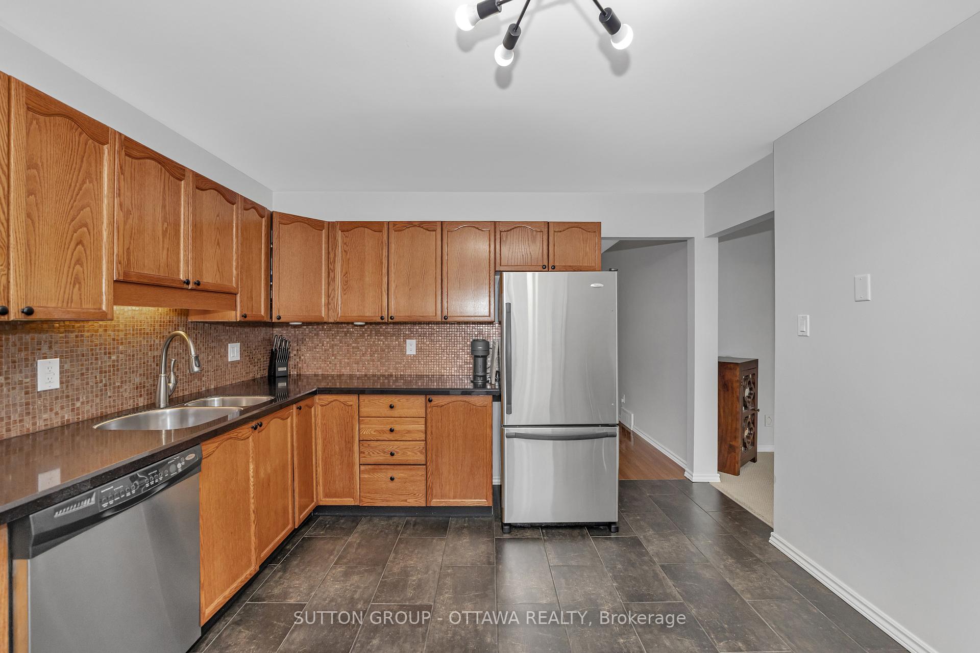 Photo 15 of 6586 Des Merles Lane, Ottawa, Orleans/Sunridge — HOMEH
