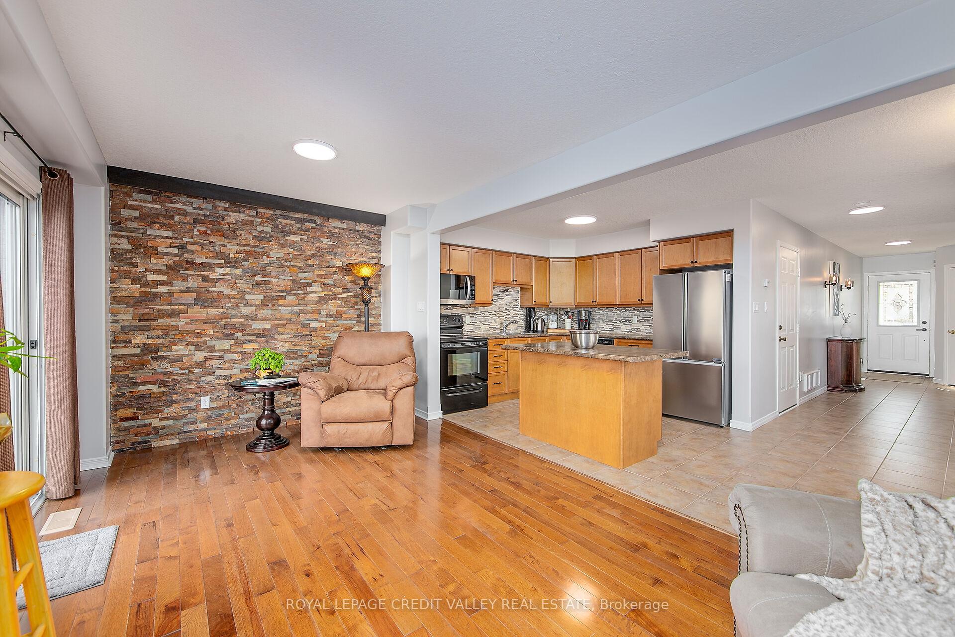 Photo 7 of 44 Falkner Road, New Tecumseth, Alliston — HOMEH