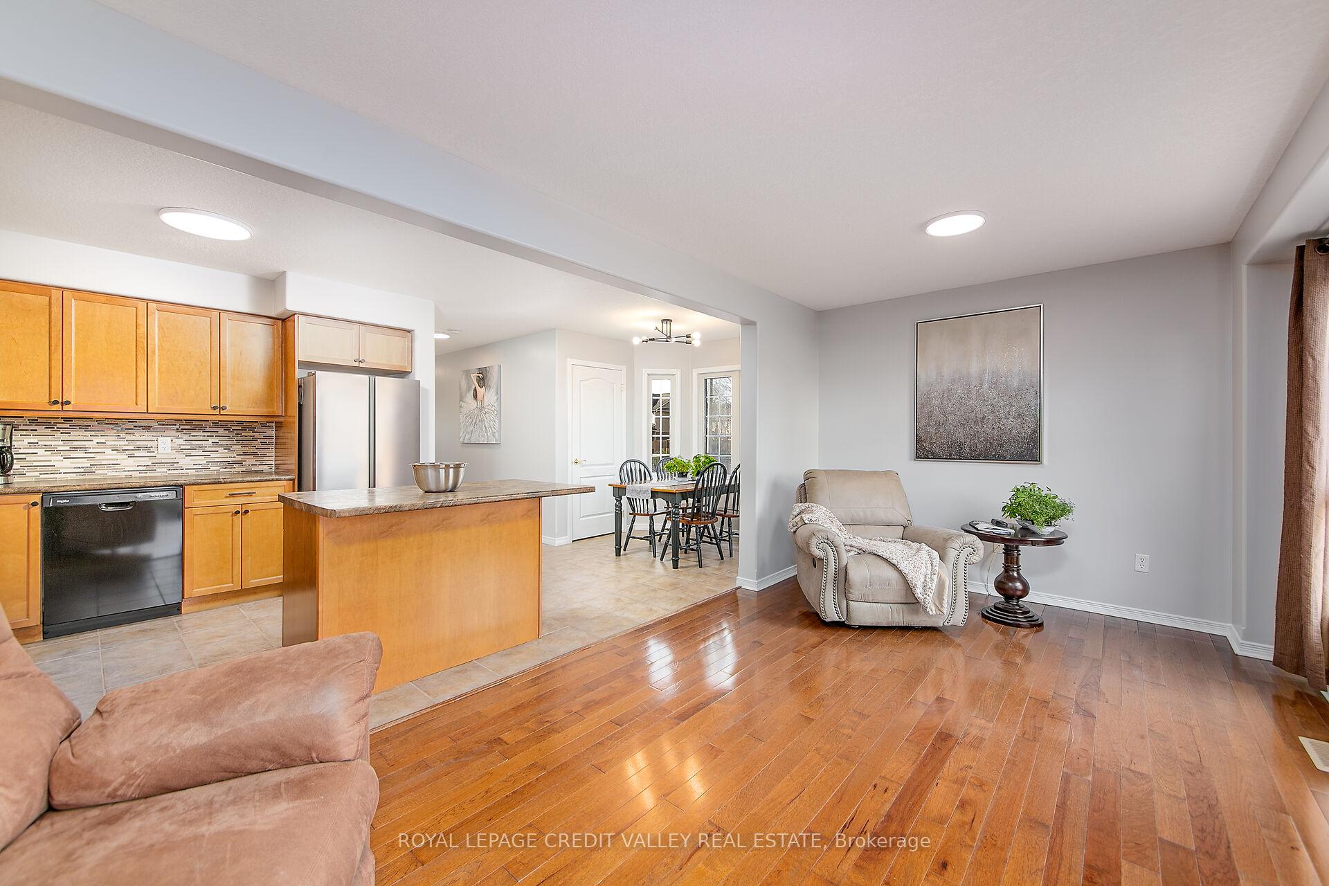 Photo 8 of 44 Falkner Road, New Tecumseth, Alliston — HOMEH