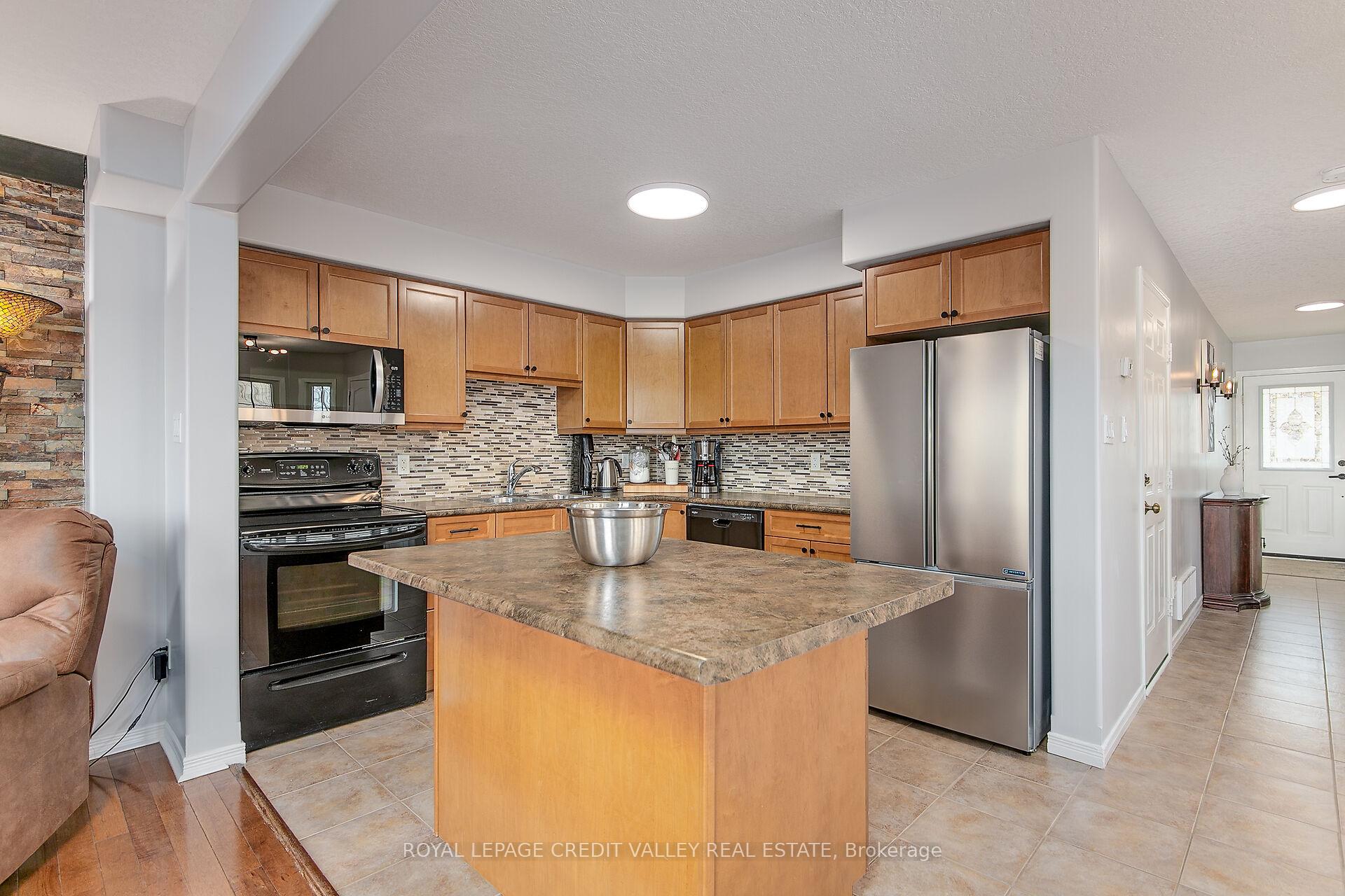 Photo 12 of 44 Falkner Road, New Tecumseth, Alliston — HOMEH