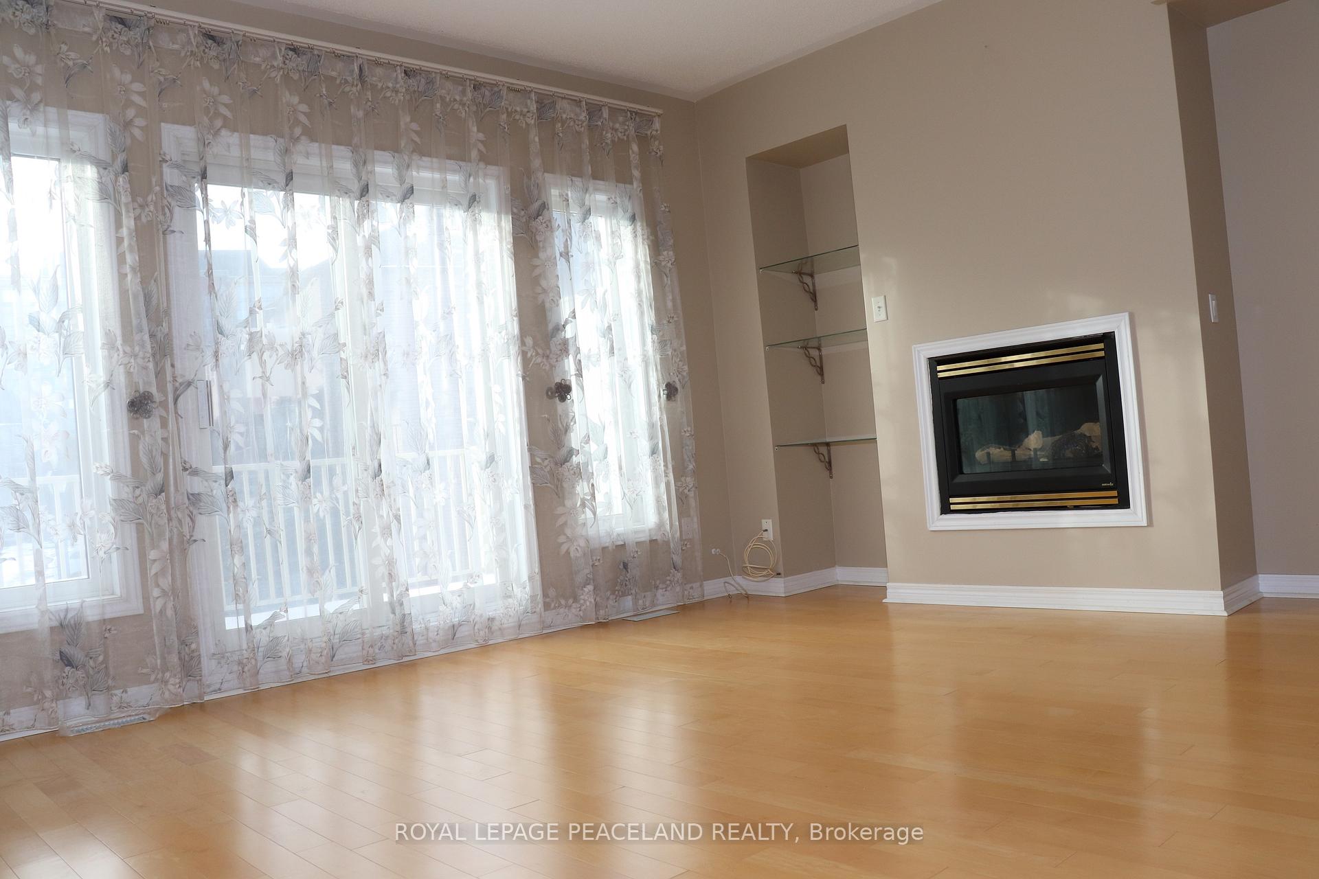 Photo 6 of 10 Dahlia Road, Markham, Commerce Valley — HOMEH