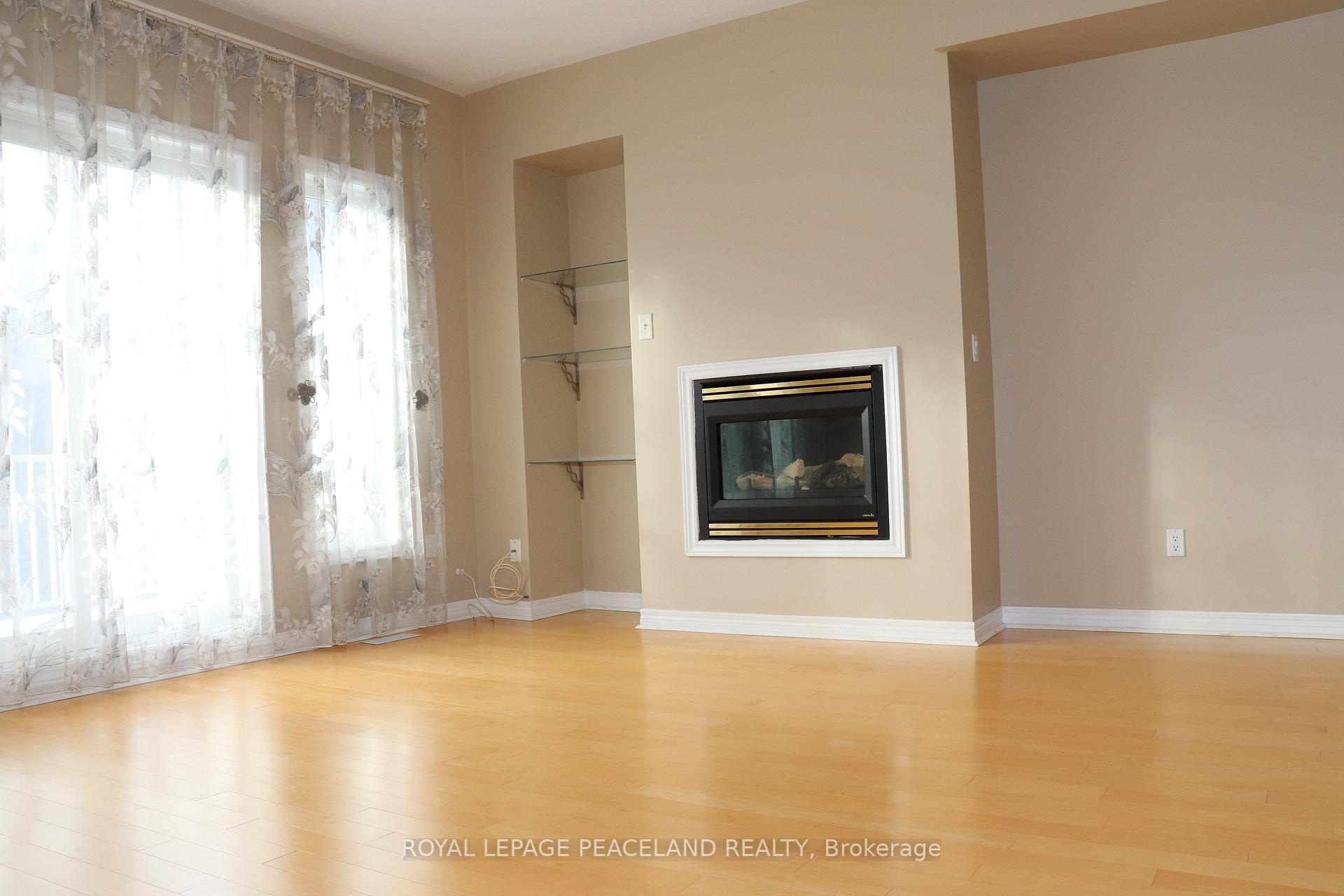 Photo 7 of 10 Dahlia Road, Markham, Commerce Valley — HOMEH