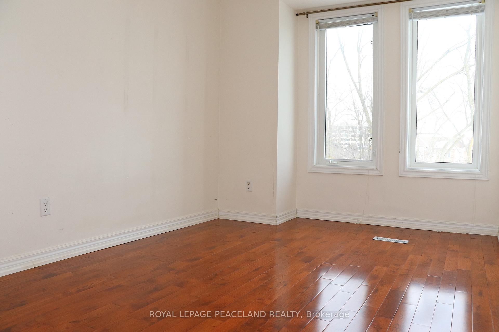 Photo 14 of 10 Dahlia Road, Markham, Commerce Valley — HOMEH