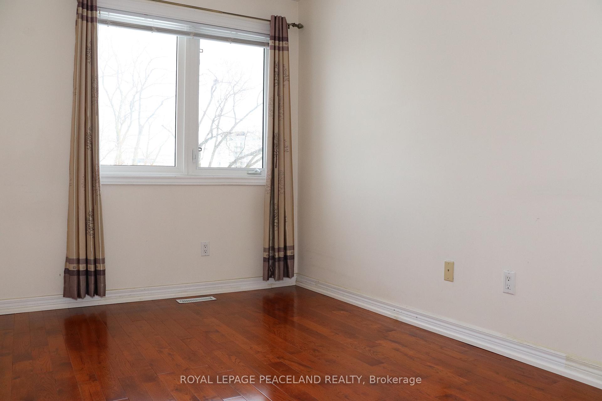 Photo 15 of 10 Dahlia Road, Markham, Commerce Valley — HOMEH