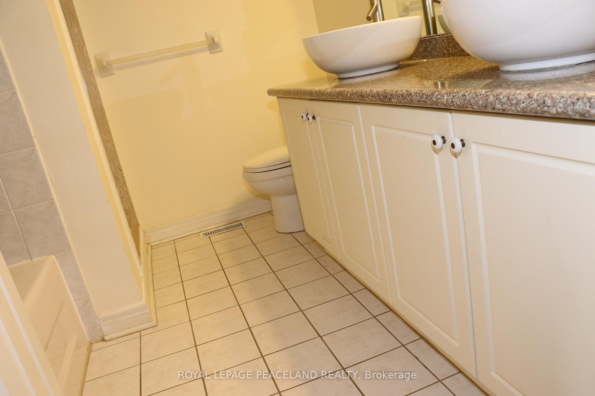 Photo 18 of 10 Dahlia Road, Markham, Commerce Valley — HOMEH