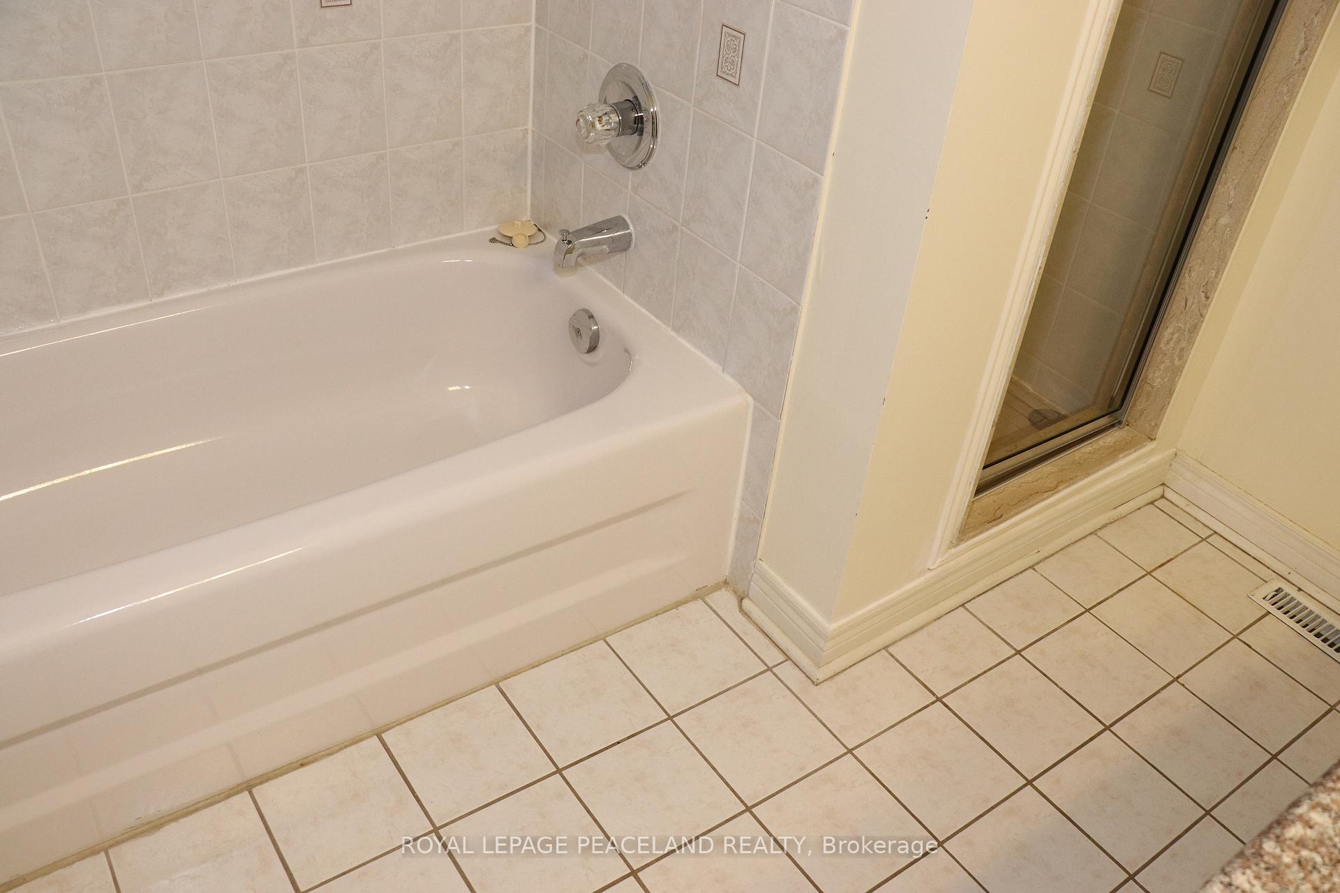 Photo 19 of 10 Dahlia Road, Markham, Commerce Valley — HOMEH