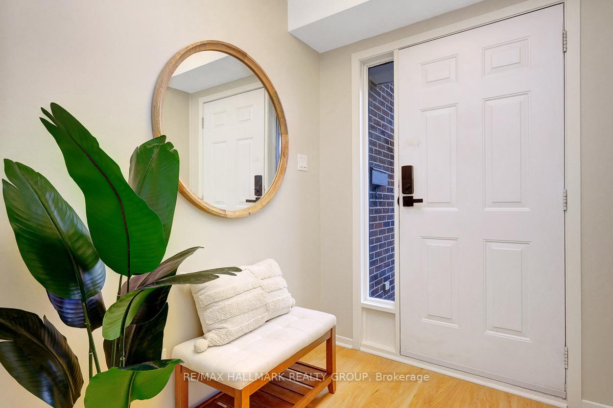 Photo 5 of 1047 Arrowhead Place, Ottawa, Convent Glen — HOMEH