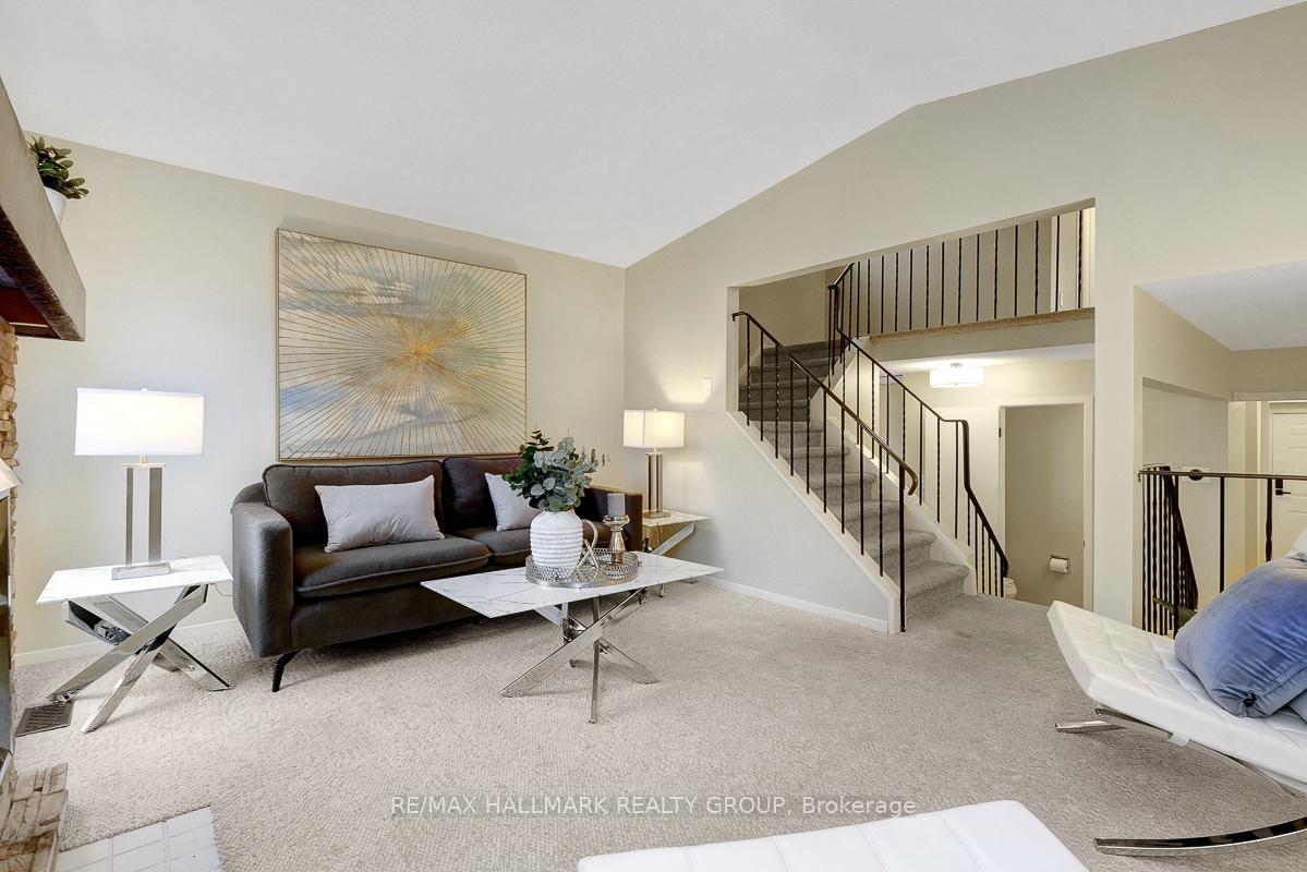 Photo 10 of 1047 Arrowhead Place, Ottawa, Convent Glen — HOMEH
