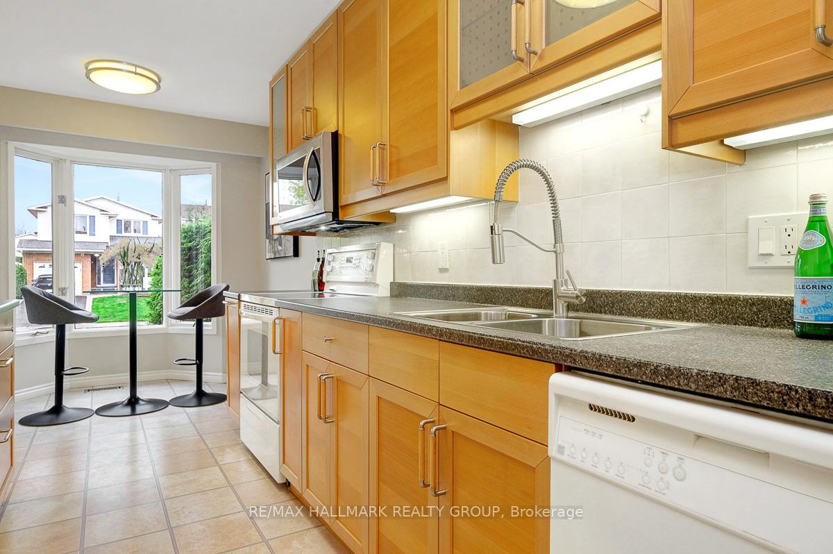 Photo 16 of 1047 Arrowhead Place, Ottawa, Convent Glen — HOMEH
