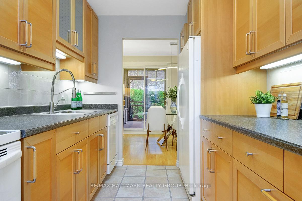 Photo 17 of 1047 Arrowhead Place, Ottawa, Convent Glen — HOMEH