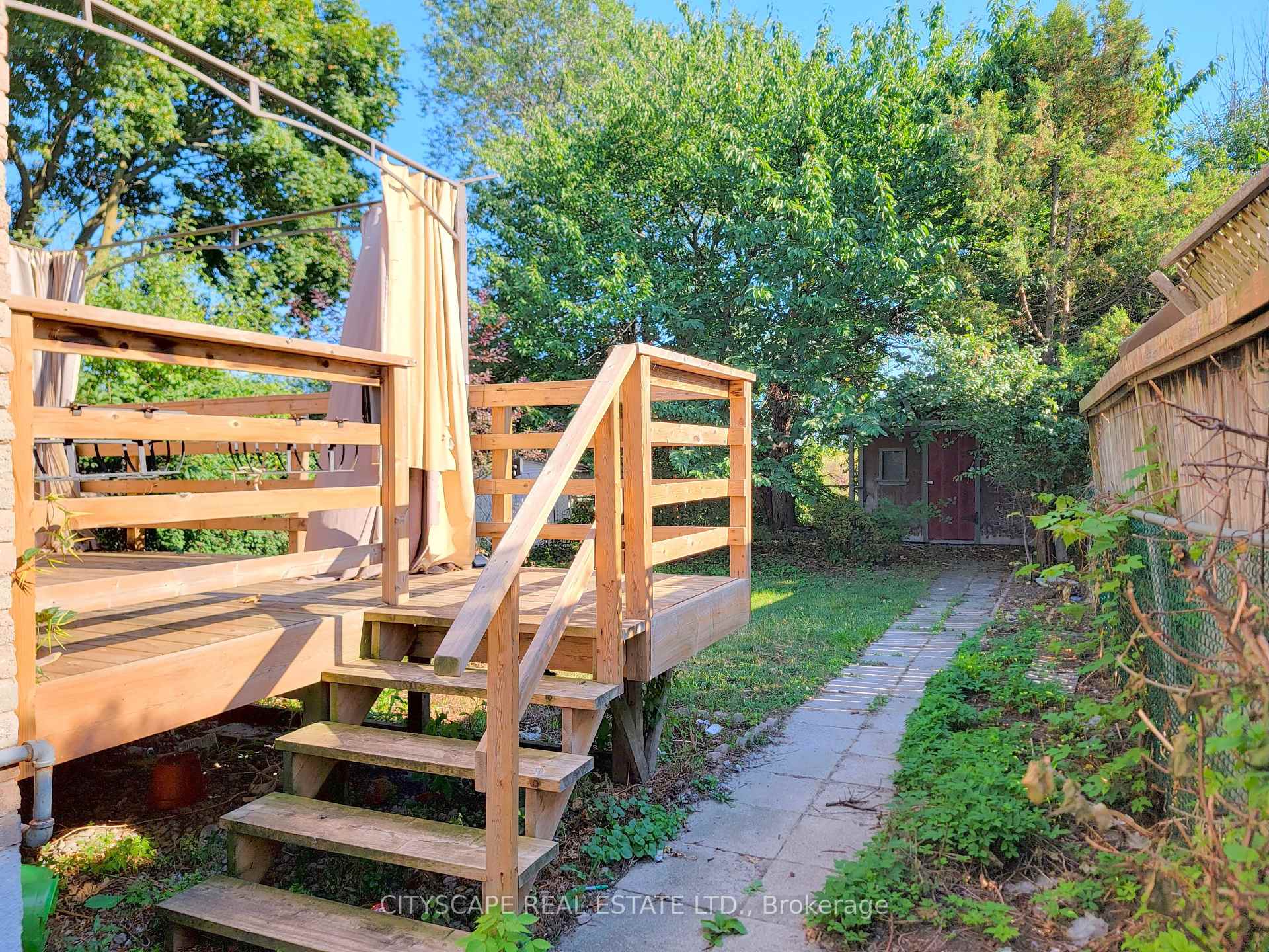 Photo 32 of 350 Vancouver Crescent, Oshawa, Vanier — HOMEH