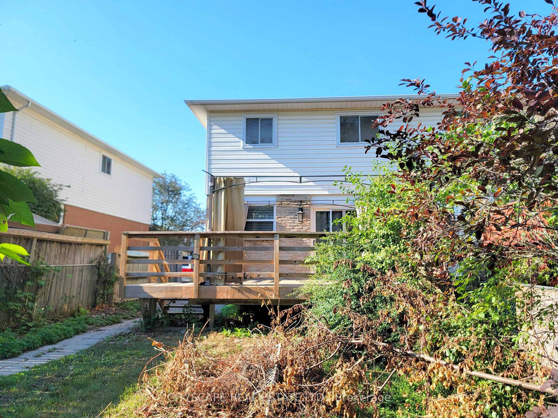 Photo 35 of 350 Vancouver Crescent, Oshawa, Vanier — HOMEH