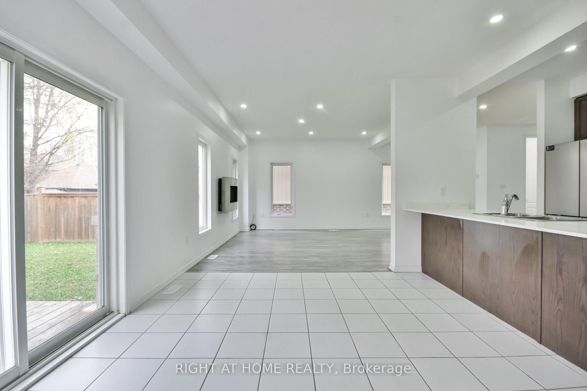 Photo 10 of 263 Diana Drive, Orillia — HOMEH