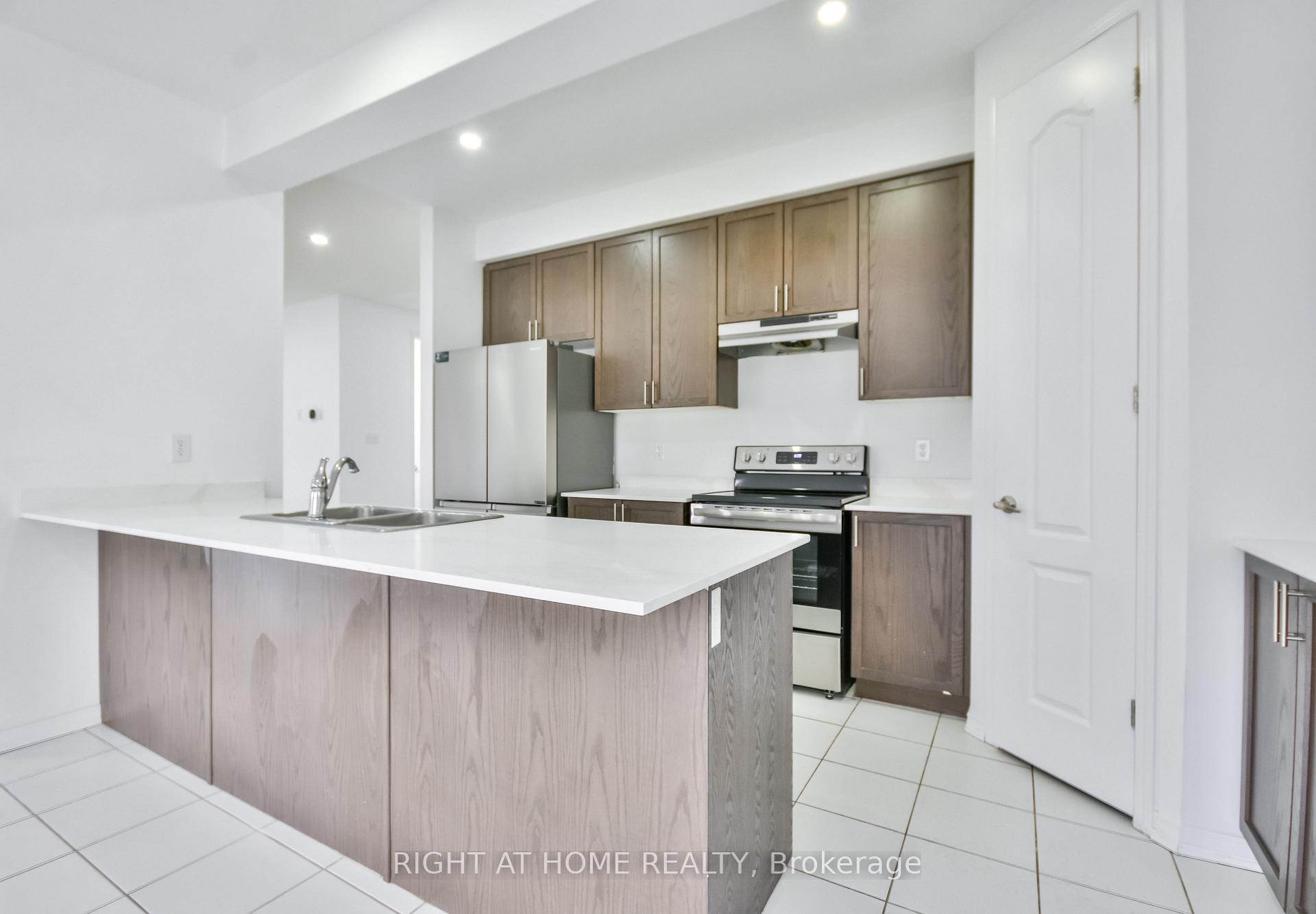 Photo 11 of 263 Diana Drive, Orillia — HOMEH