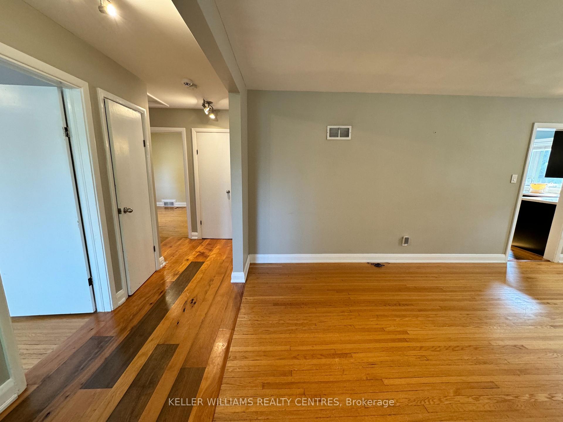 Photo 4 of Unit Upper, 53 Peter Street, Markham, Old Markham Village — HOMEH