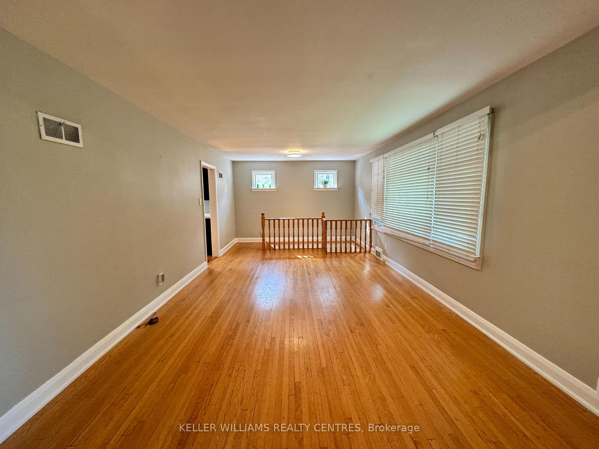 Photo 5 of Unit Upper, 53 Peter Street, Markham, Old Markham Village — HOMEH