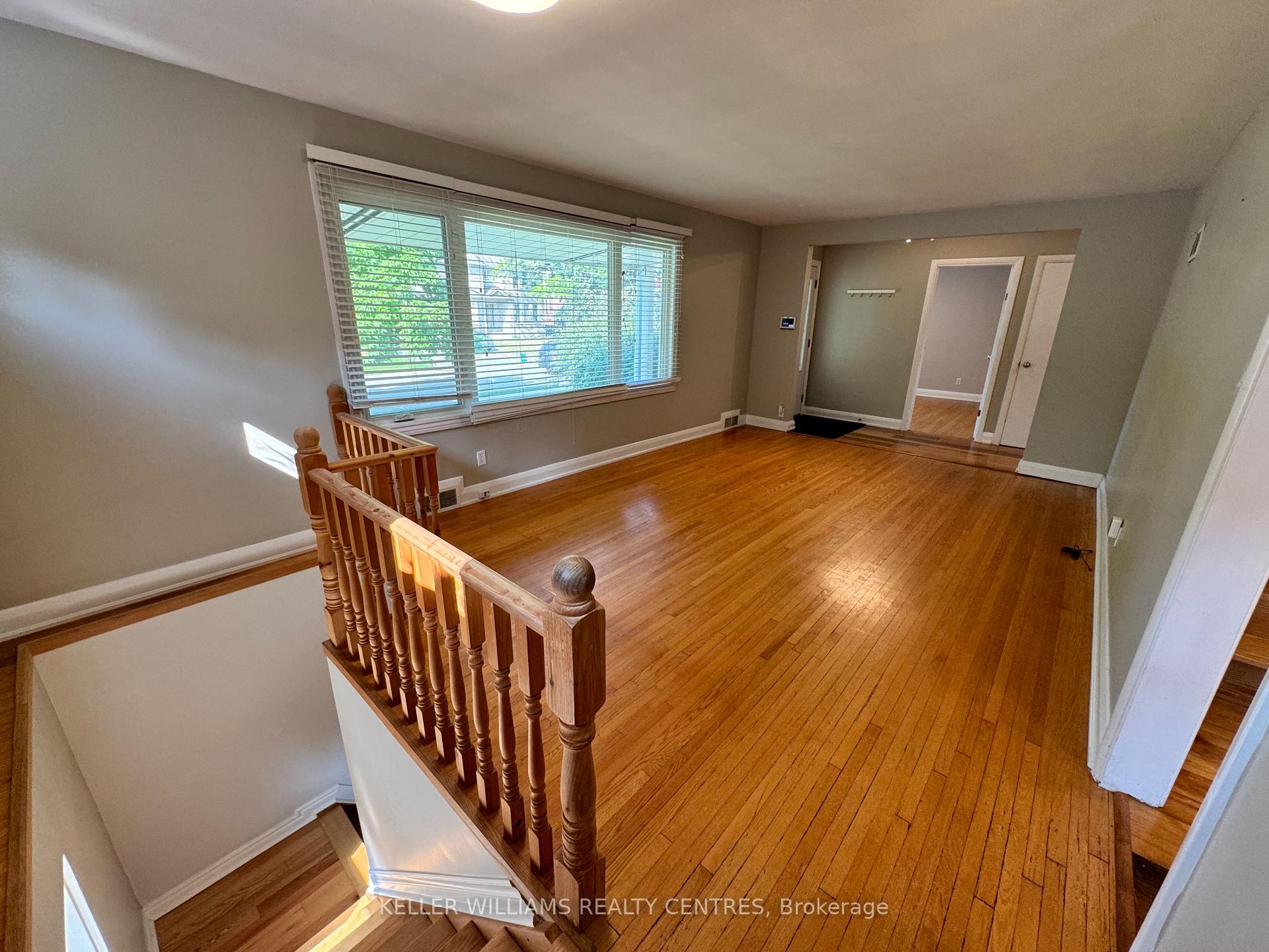 Photo 7 of Unit Upper, 53 Peter Street, Markham, Old Markham Village — HOMEH
