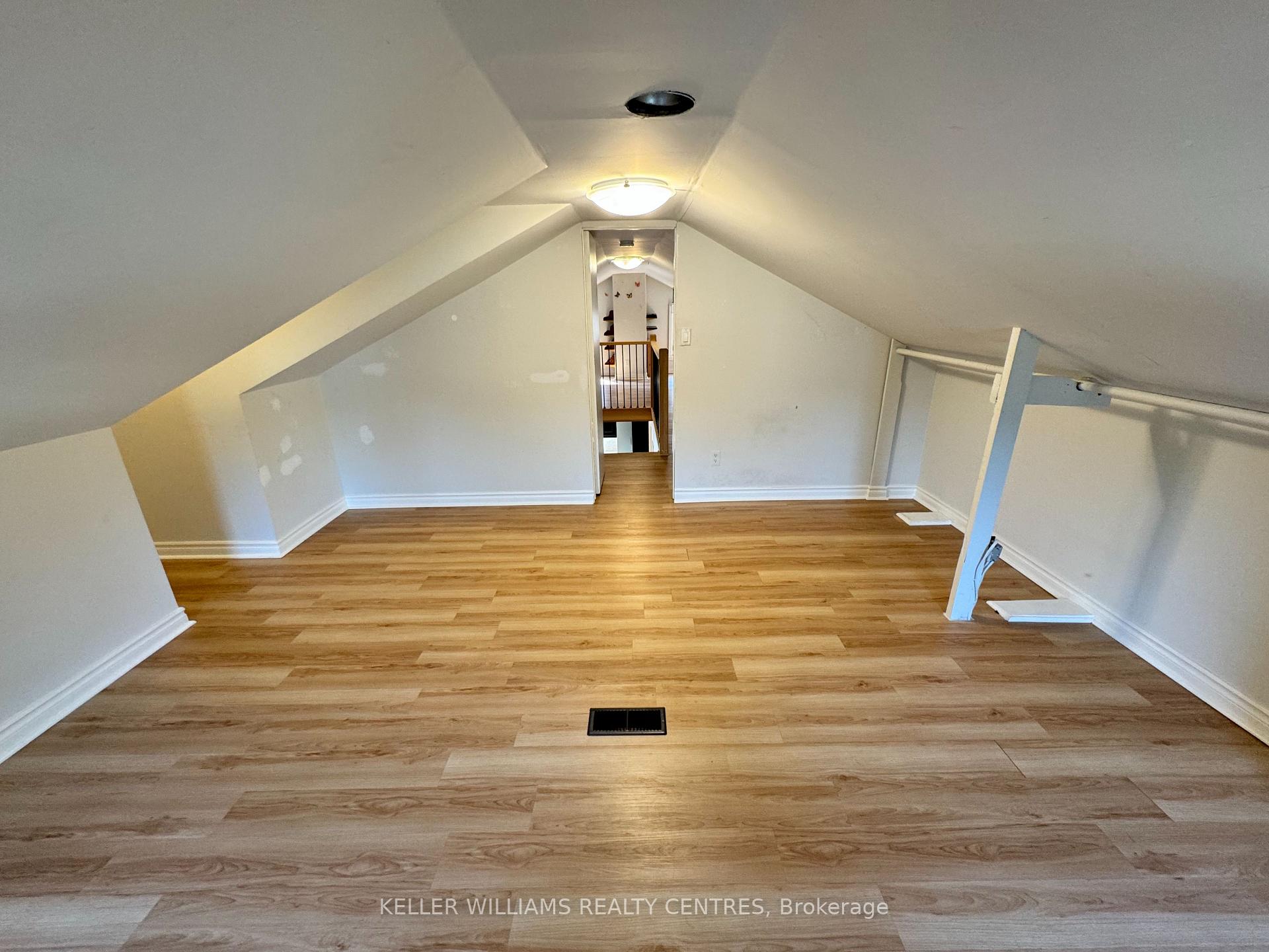 Photo 23 of Unit Upper, 53 Peter Street, Markham, Old Markham Village — HOMEH