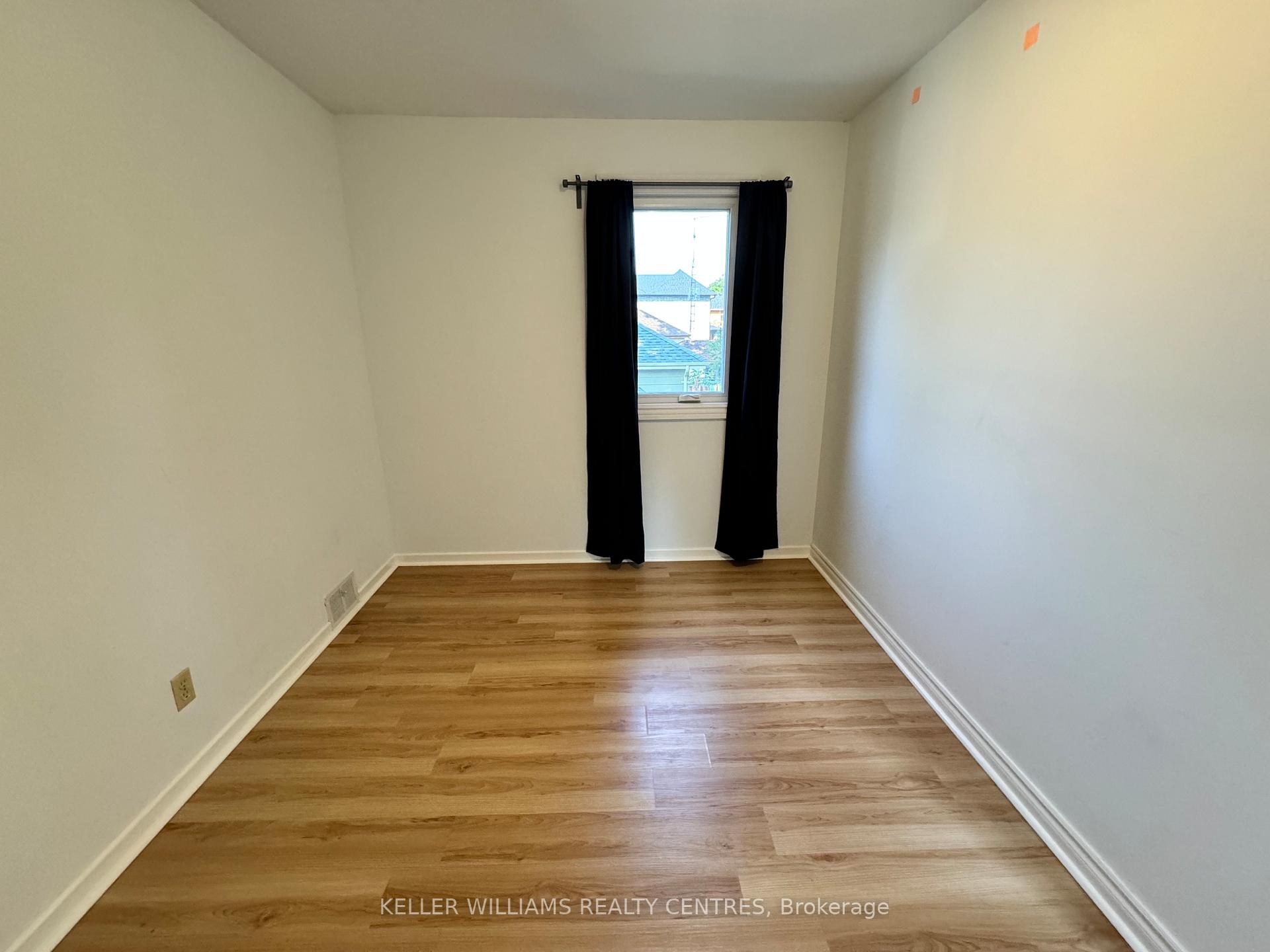 Photo 25 of Unit Upper, 53 Peter Street, Markham, Old Markham Village — HOMEH