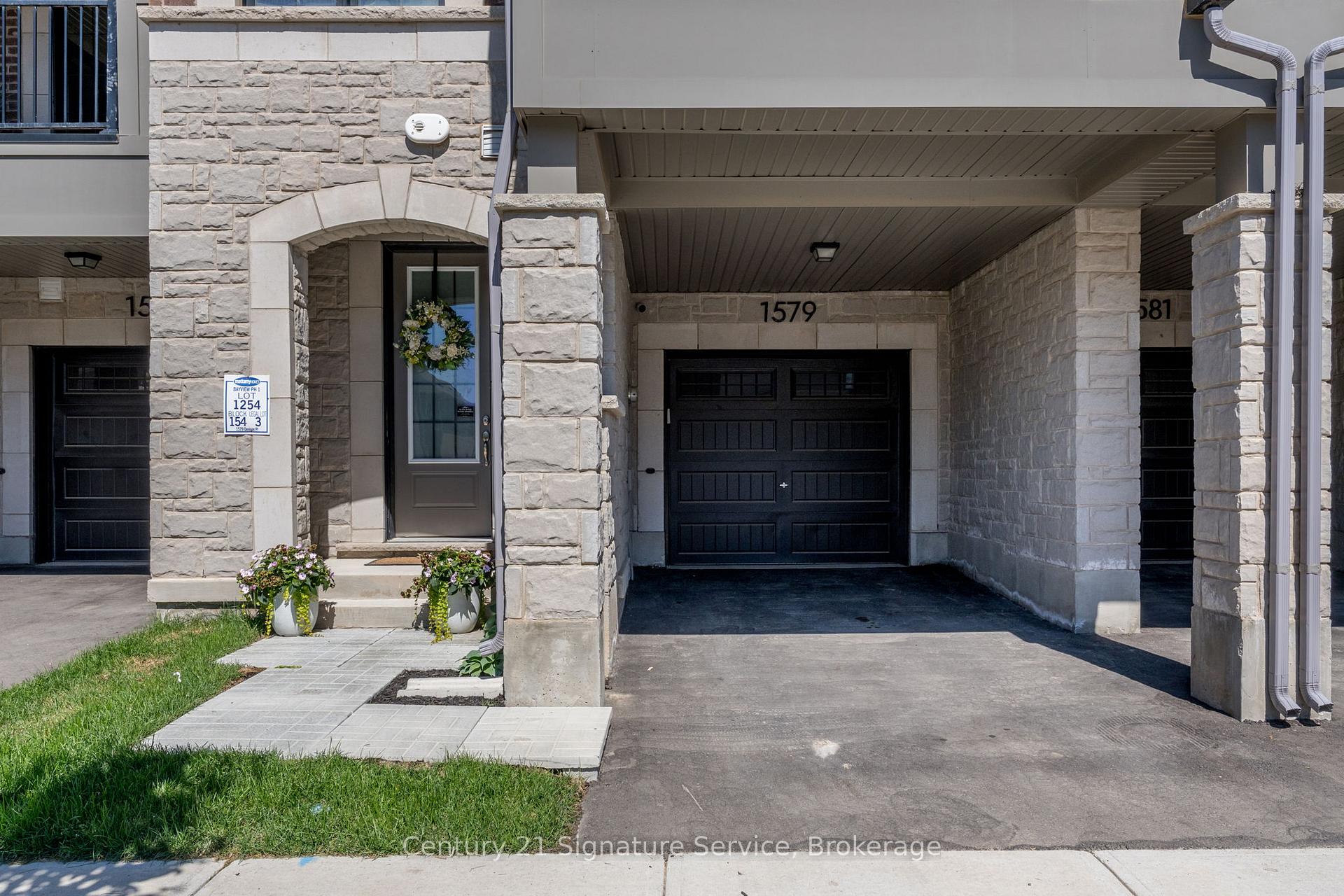 Photo 2 of 1579 Denison Place, Milton, Bowes — HOMEH