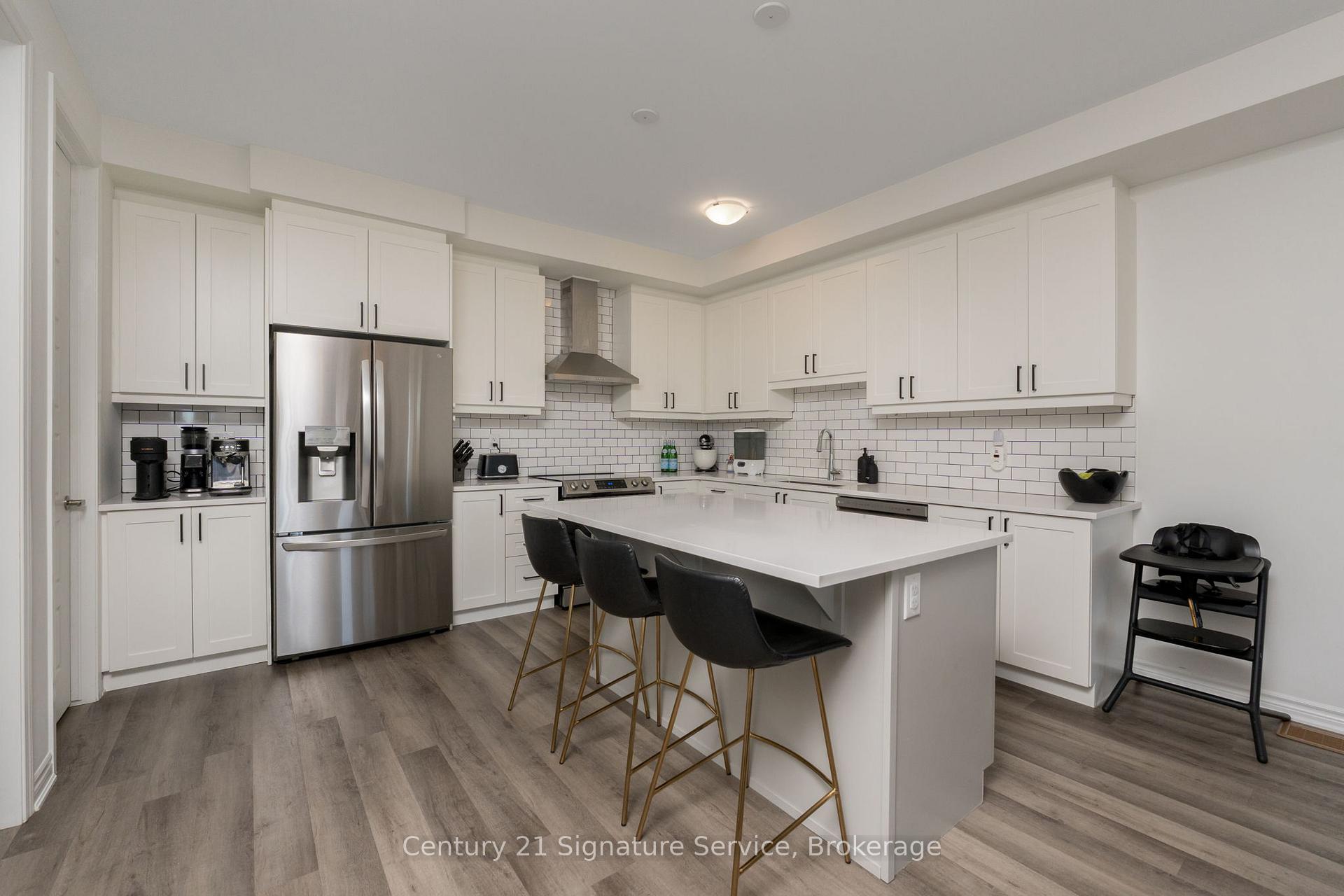 Photo 7 of 1579 Denison Place, Milton, Bowes — HOMEH