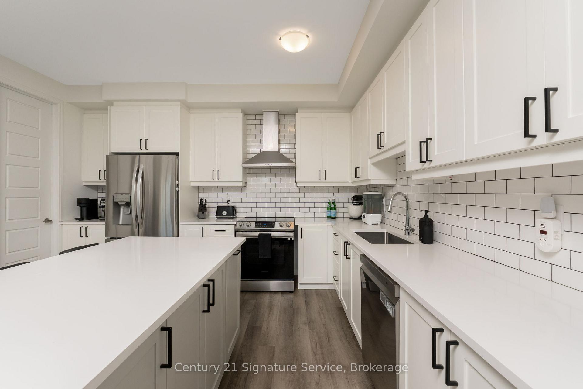 Photo 10 of 1579 Denison Place, Milton, Bowes — HOMEH