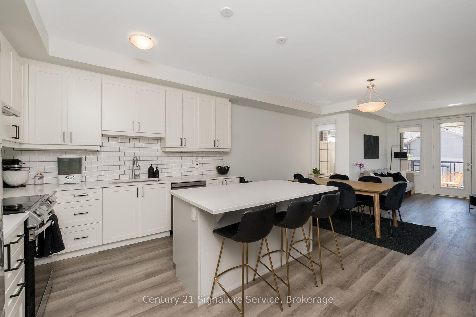 Photo 8 of 1579 Denison Place, Milton, Bowes — HOMEH
