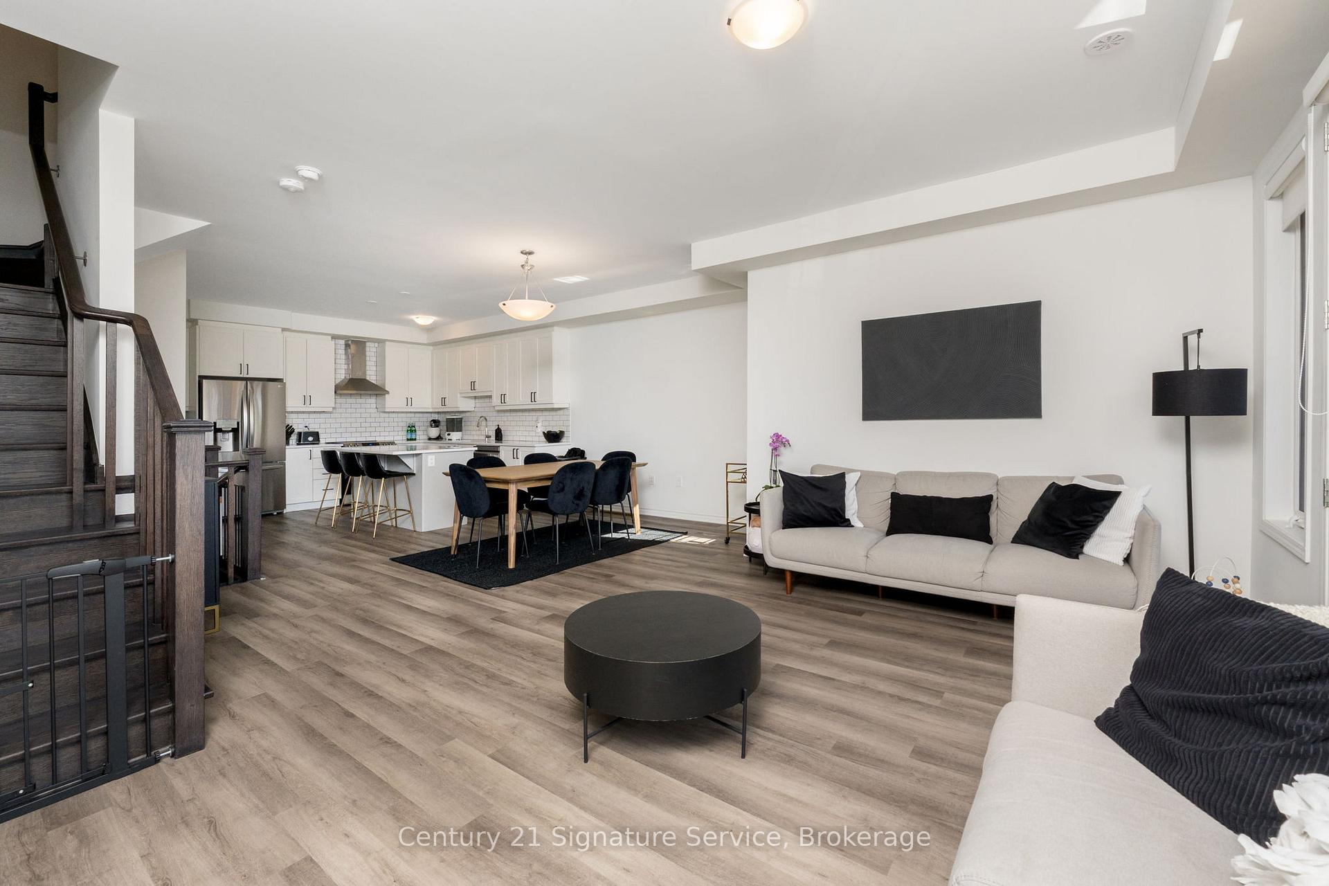 Photo 15 of 1579 Denison Place, Milton, Bowes — HOMEH