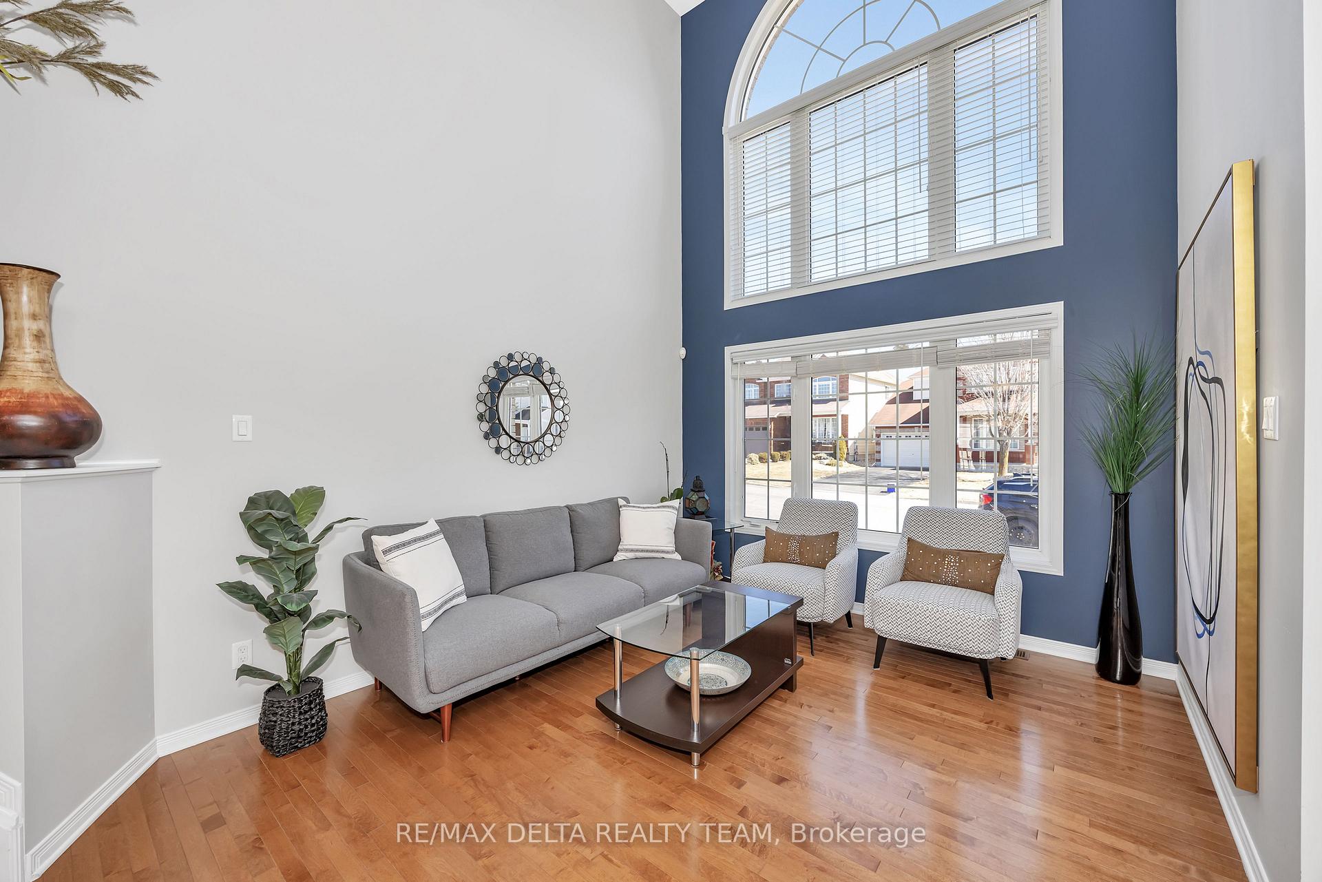 Photo 3 of 205 Lucinda Crescent, Ottawa, Mer Bleue/Bradley Estates/Anderson Park — HOMEH