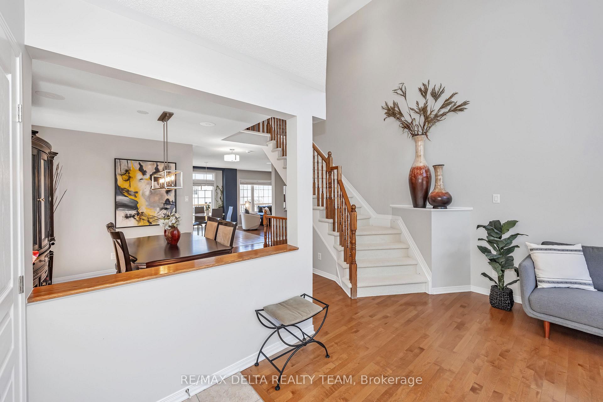 Photo 5 of 205 Lucinda Crescent, Ottawa, Mer Bleue/Bradley Estates/Anderson Park — HOMEH