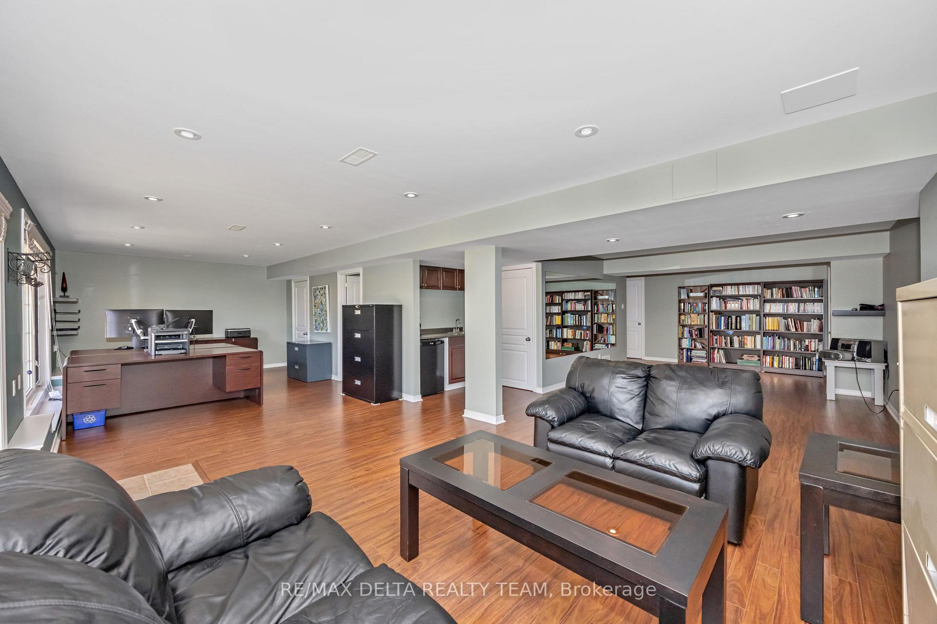 Photo 31 of 205 Lucinda Crescent, Ottawa, Mer Bleue/Bradley Estates/Anderson Park — HOMEH