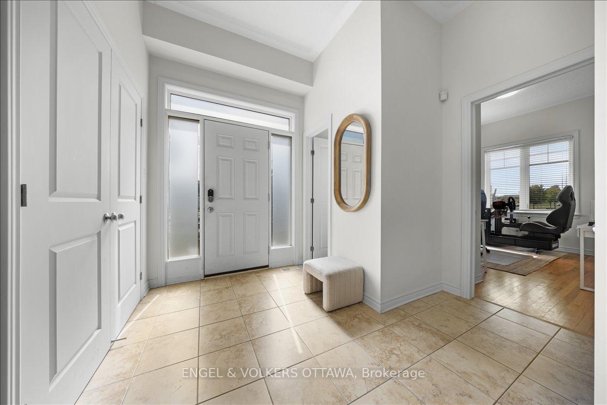 Photo 3 of 501 Strasbourg Street, Ottawa, Avalon West — HOMEH