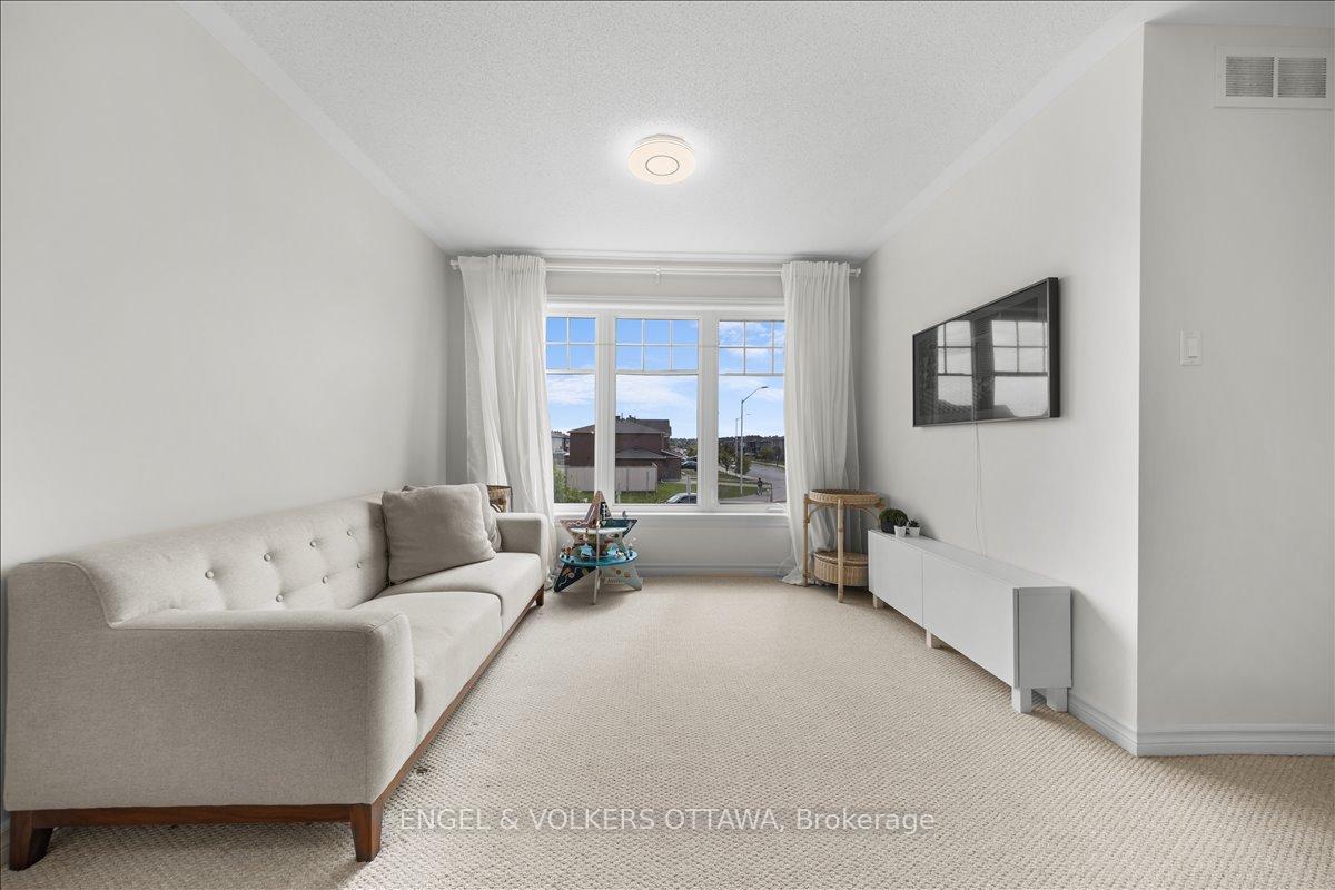 Photo 18 of 501 Strasbourg Street, Ottawa, Avalon West — HOMEH