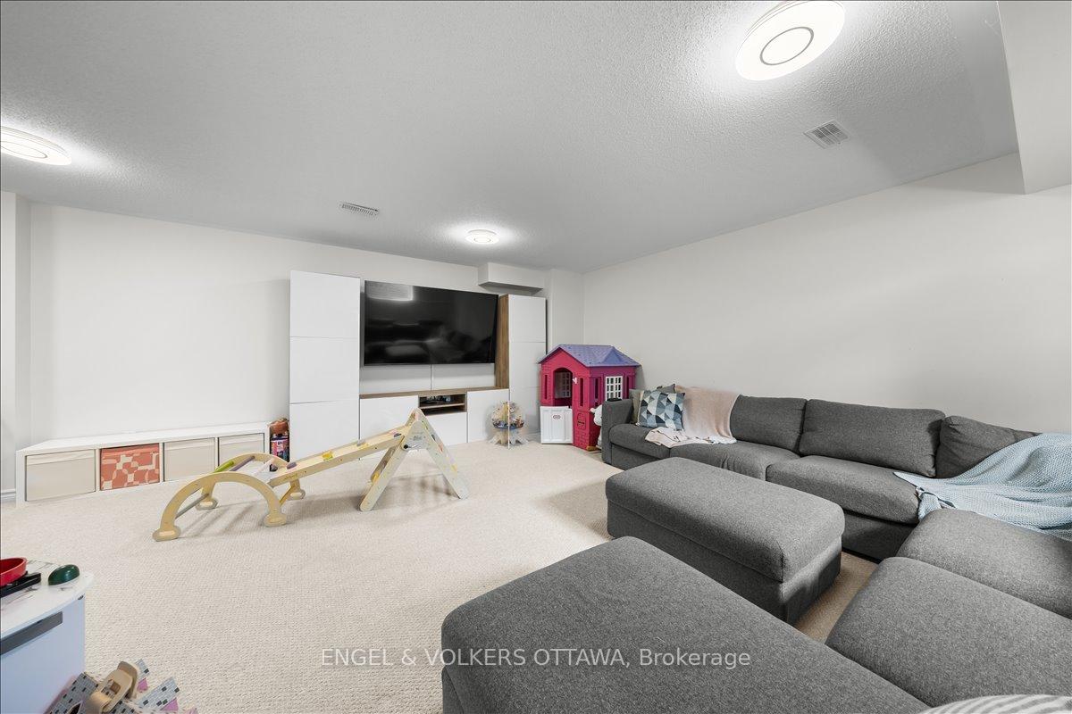 Photo 27 of 501 Strasbourg Street, Ottawa, Avalon West — HOMEH