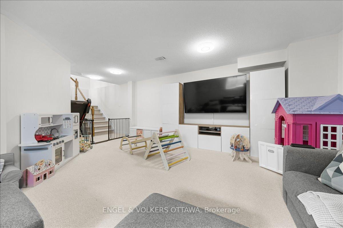Photo 28 of 501 Strasbourg Street, Ottawa, Avalon West — HOMEH
