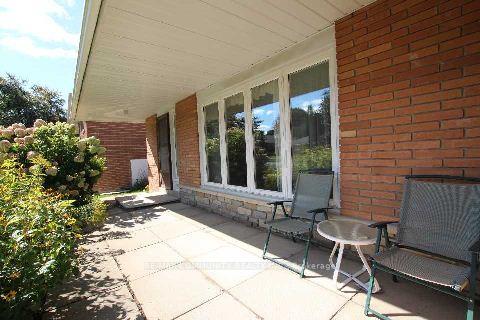 Photo 2 of 73 Fred Varley Drive, Markham, Unionville — HOMEH