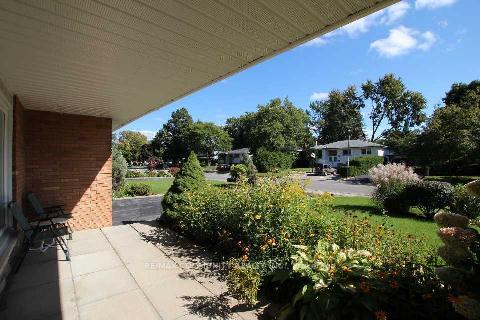 Photo 3 of 73 Fred Varley Drive, Markham, Unionville — HOMEH