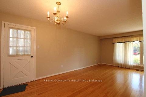 Photo 5 of 73 Fred Varley Drive, Markham, Unionville — HOMEH