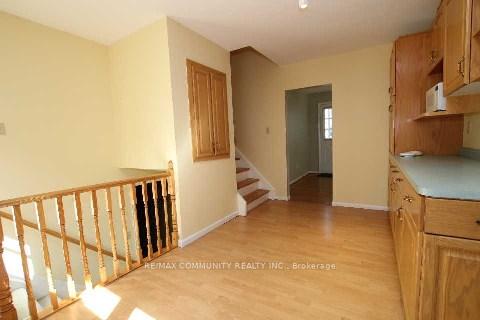 Photo 7 of 73 Fred Varley Drive, Markham, Unionville — HOMEH