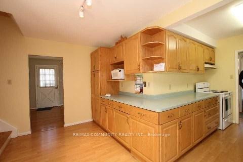 Photo 8 of 73 Fred Varley Drive, Markham, Unionville — HOMEH
