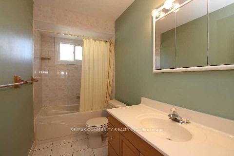 Photo 11 of 73 Fred Varley Drive, Markham, Unionville — HOMEH