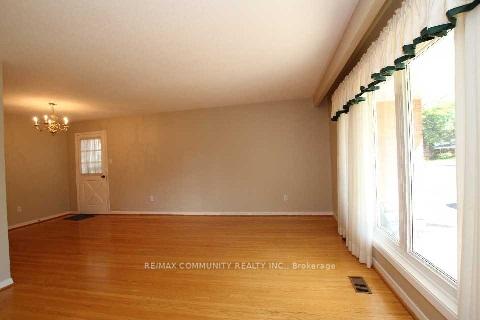 Photo 12 of 73 Fred Varley Drive, Markham, Unionville — HOMEH