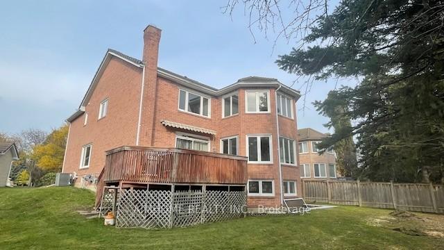 Photo 2 of 14 Melchior Crescent, Markham, Buttonville — HOMEH