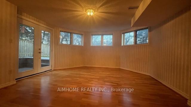 Photo 9 of 14 Melchior Crescent, Markham, Buttonville — HOMEH